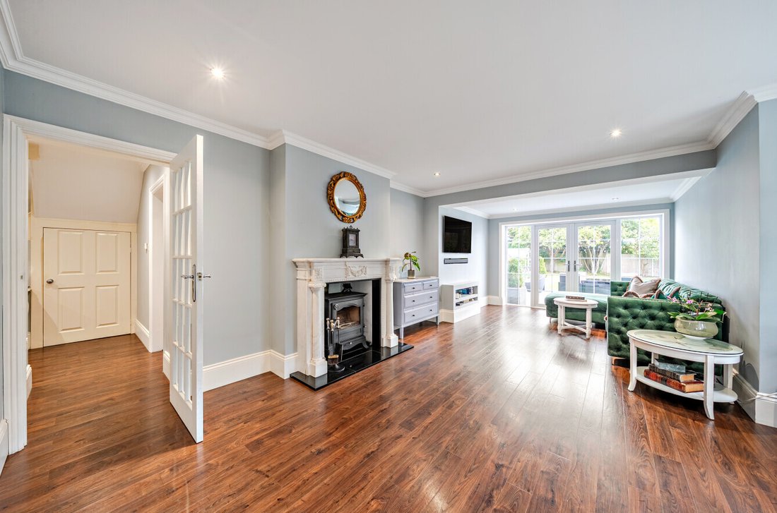 House in New Milton, England 2 - 19045720