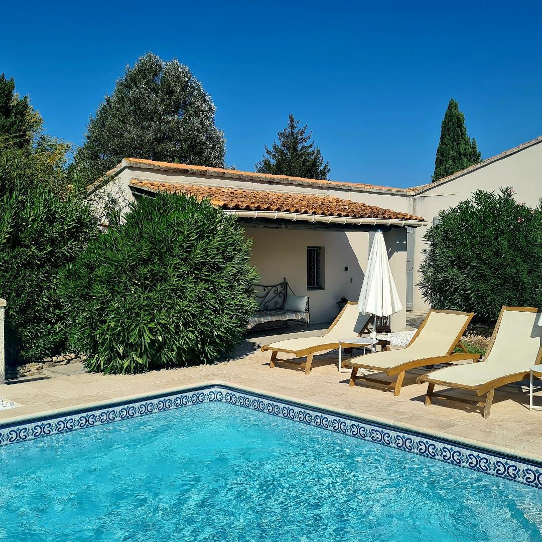 Villa in Nevons-route d'Apt, L'Isle-sur-la-Sorgue, France 1 - 19047640