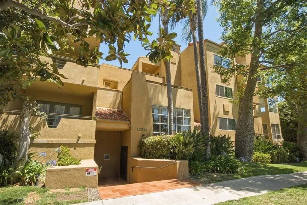 Condo in Los Angeles, California, United States 1 - 19048747