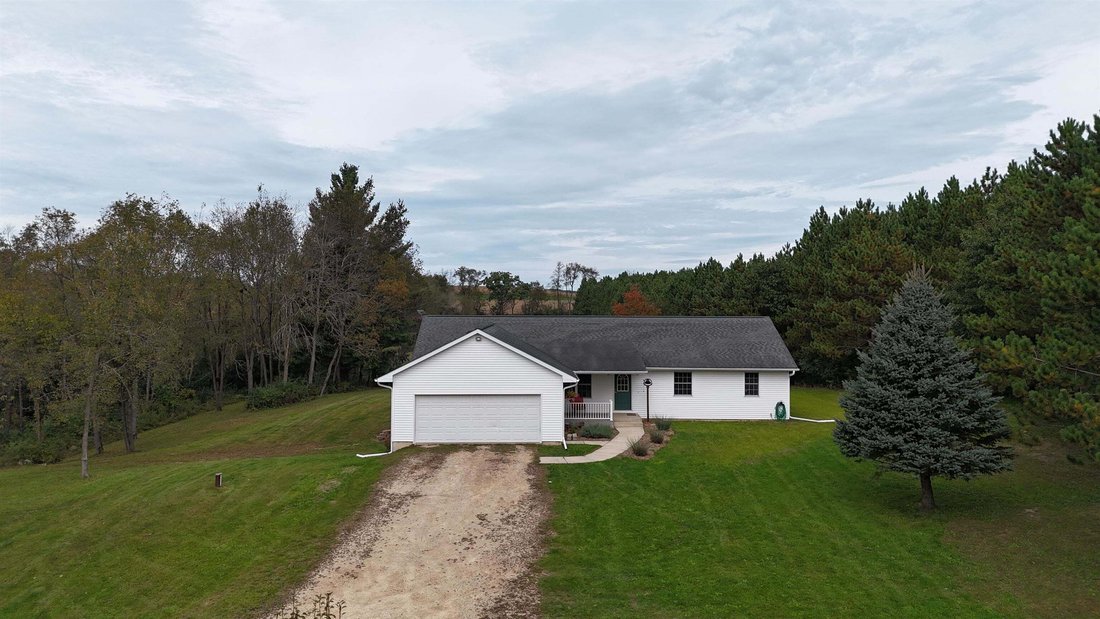 House in Kendall, Wisconsin, United States 2 - 19045599