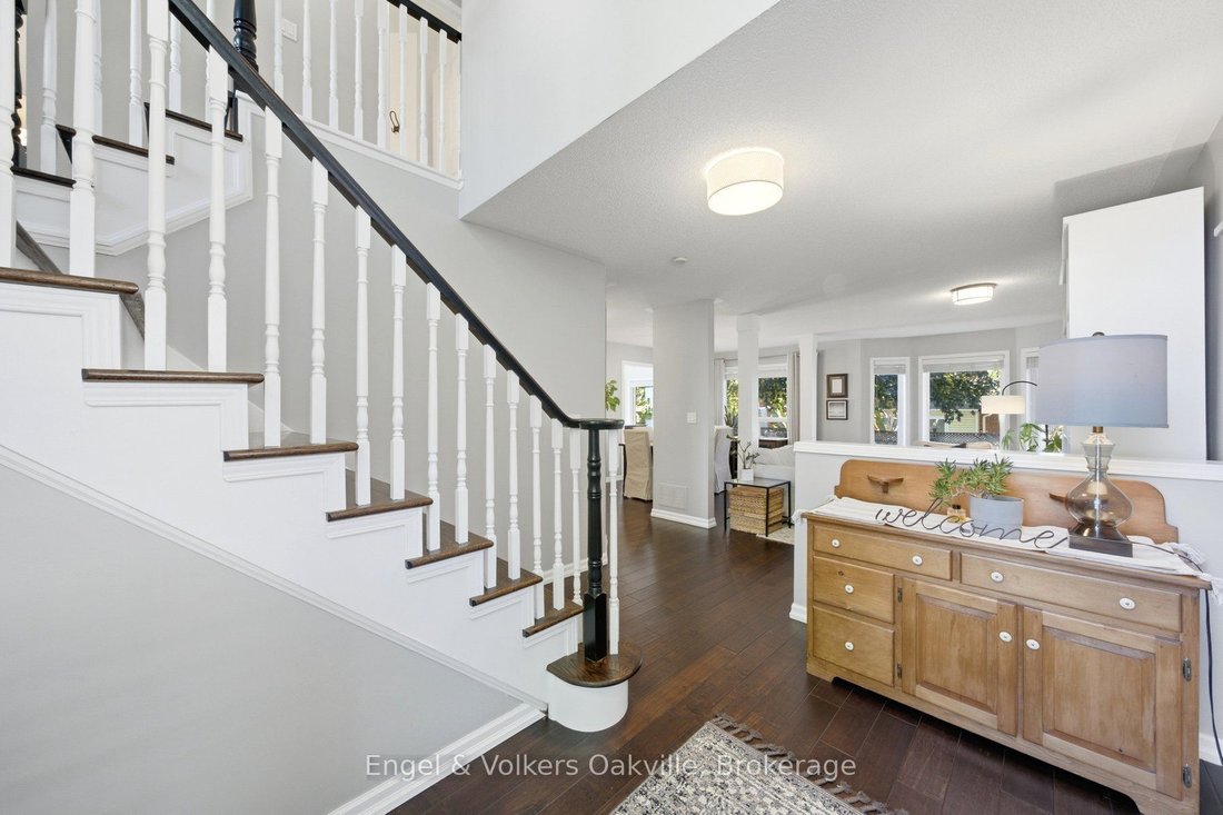House in Hamilton, Ontario, Canada 5 - 19046781