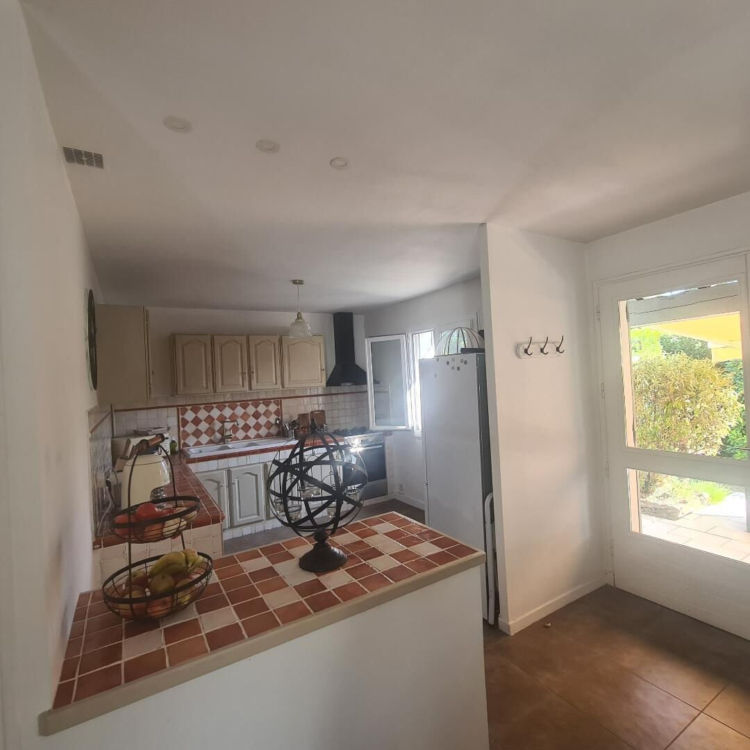 Villa in Nevons-route d'Apt, L'Isle-sur-la-Sorgue, France 5 - 19047640