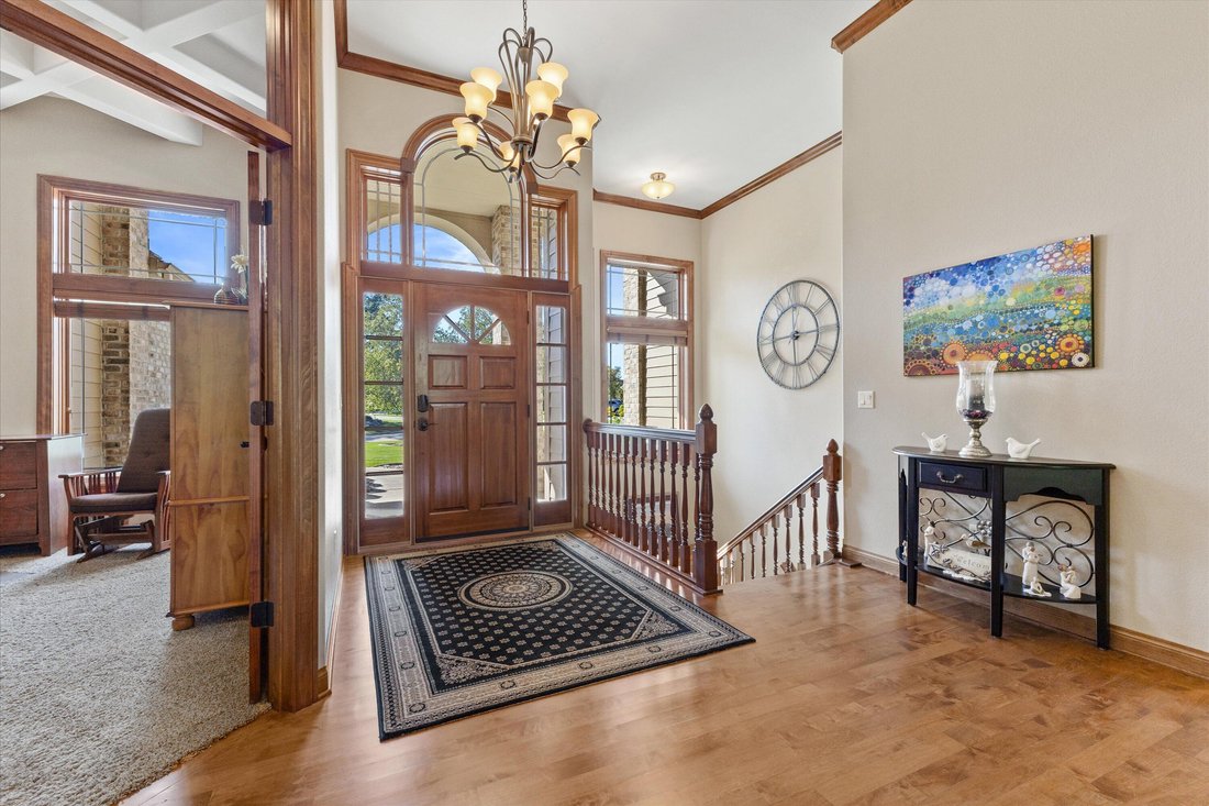 House in Pewaukee, Wisconsin, United States 4 - 19047573