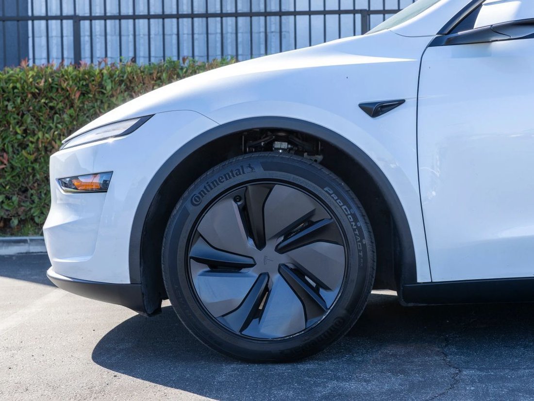 Suv in Azusa, CA, United States 2 - 18989997