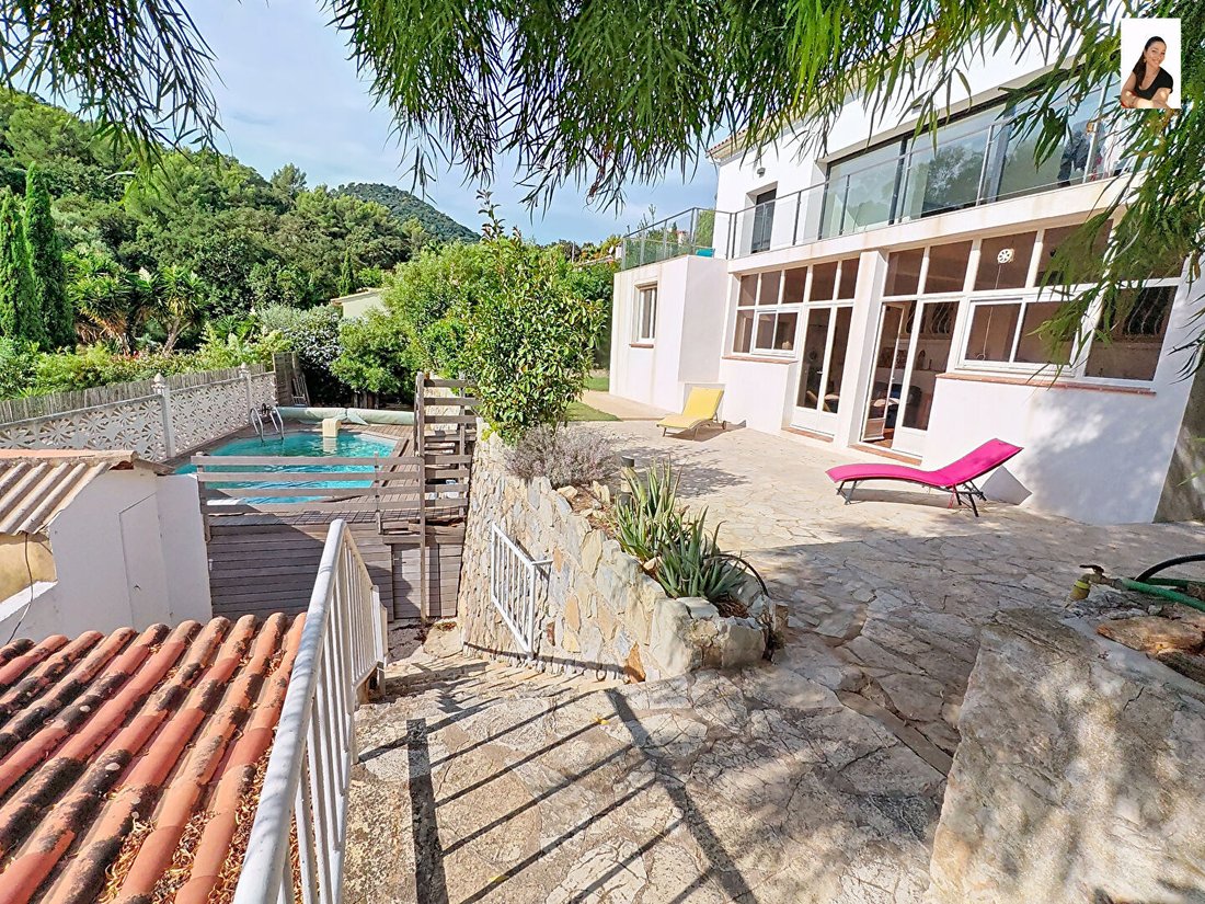 Villa a Carqueiranne, Provenza-Alpi-Costa Azzurra, Francia 1 - 19044910