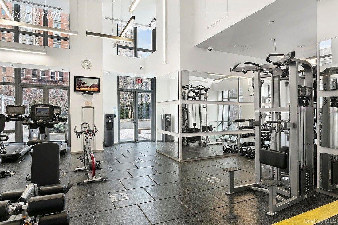 Condo in New York, New York, United States 4 - 19045839