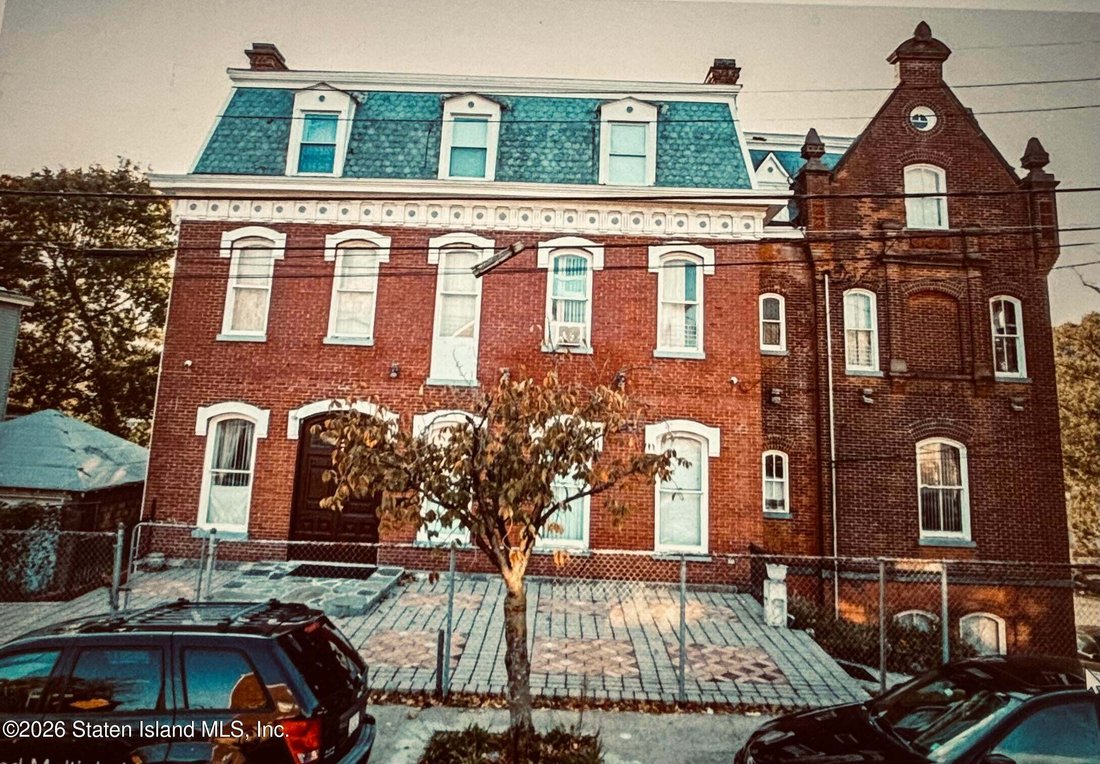 House in New York, New York, United States 1 - 19045404
