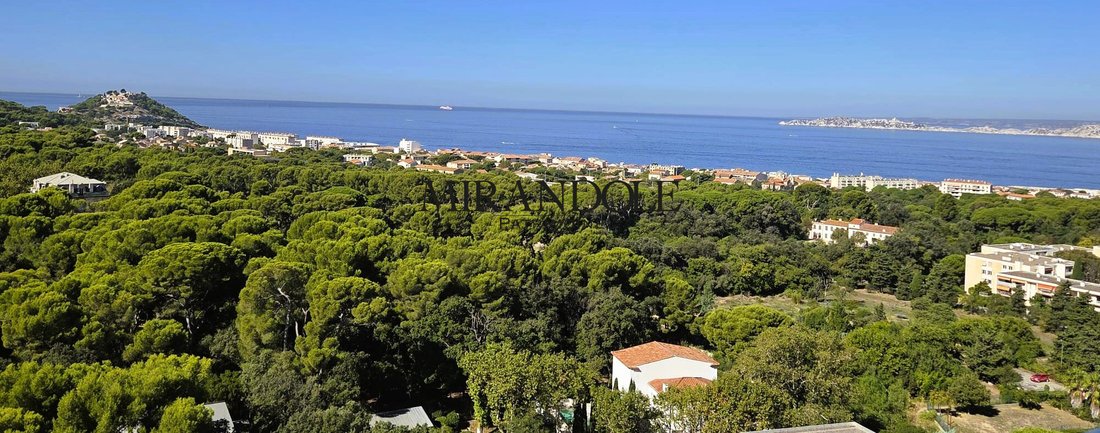 Apartment in Vieille Chapelle, 8e Arrondissement, Marseille 1 - 19048084