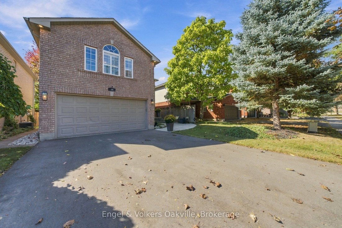 House in Hamilton, Ontario, Canada 3 - 19046781