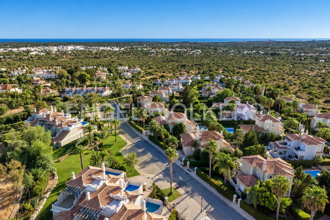 Villa in Loule (Sao Clemente), Algarve, Portugal 2 - 19047296