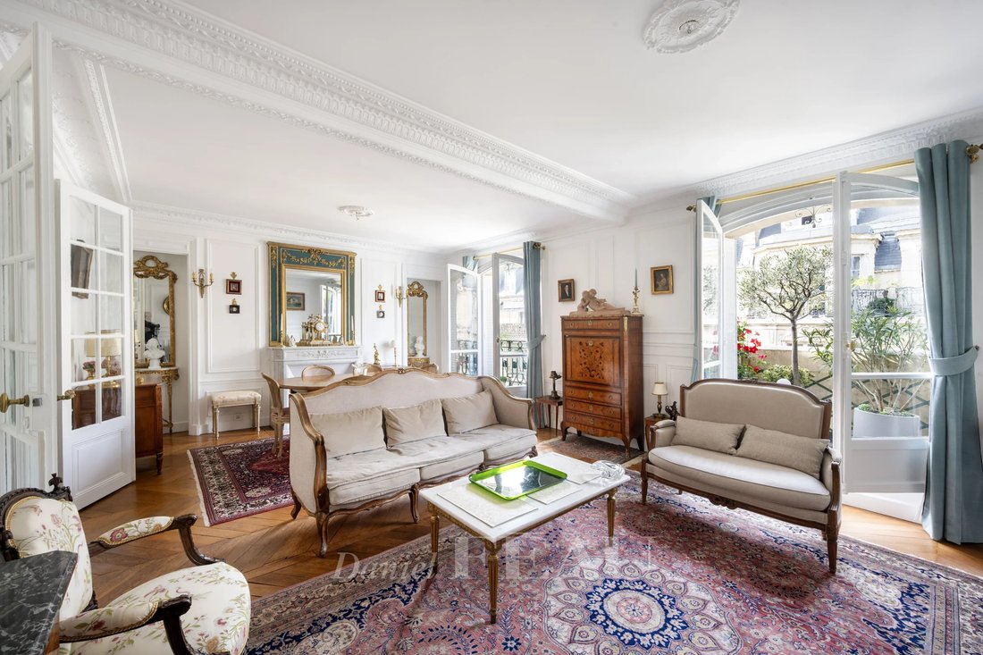 Apartment in Cambronne-Garibaldi, Paris 15e Arrondissement, Paris 1 - 19047128