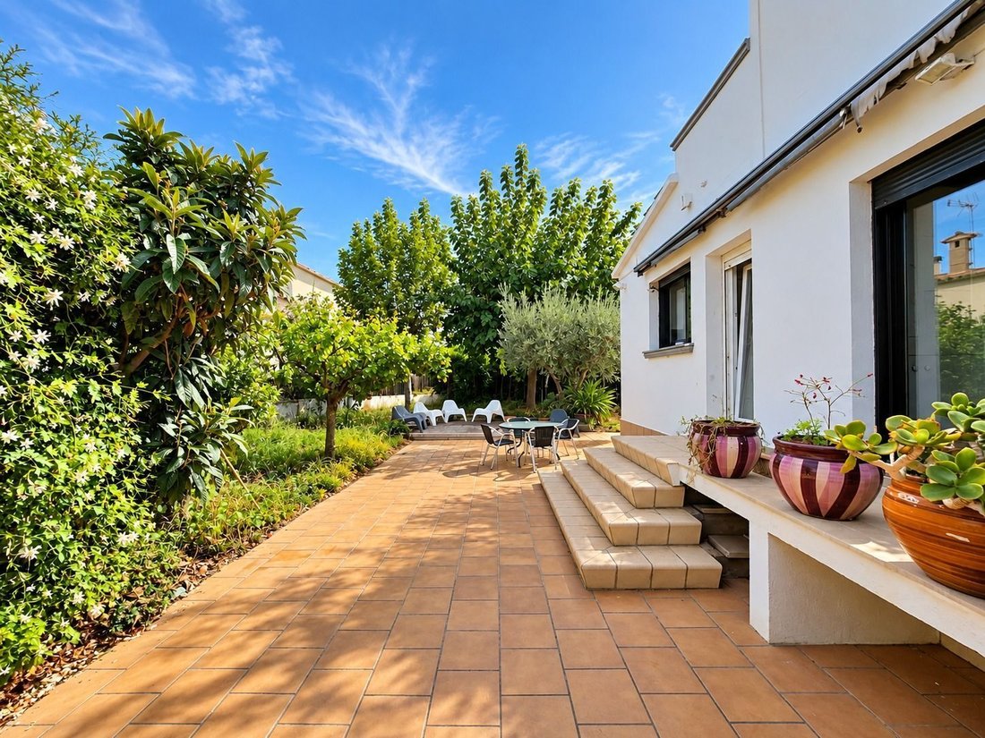 Chalet in Roses, Catalonia, Spain 2 - 19045645