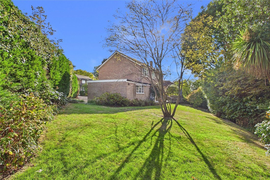 Haus in Horsell, Woking, England 2 - 18823077