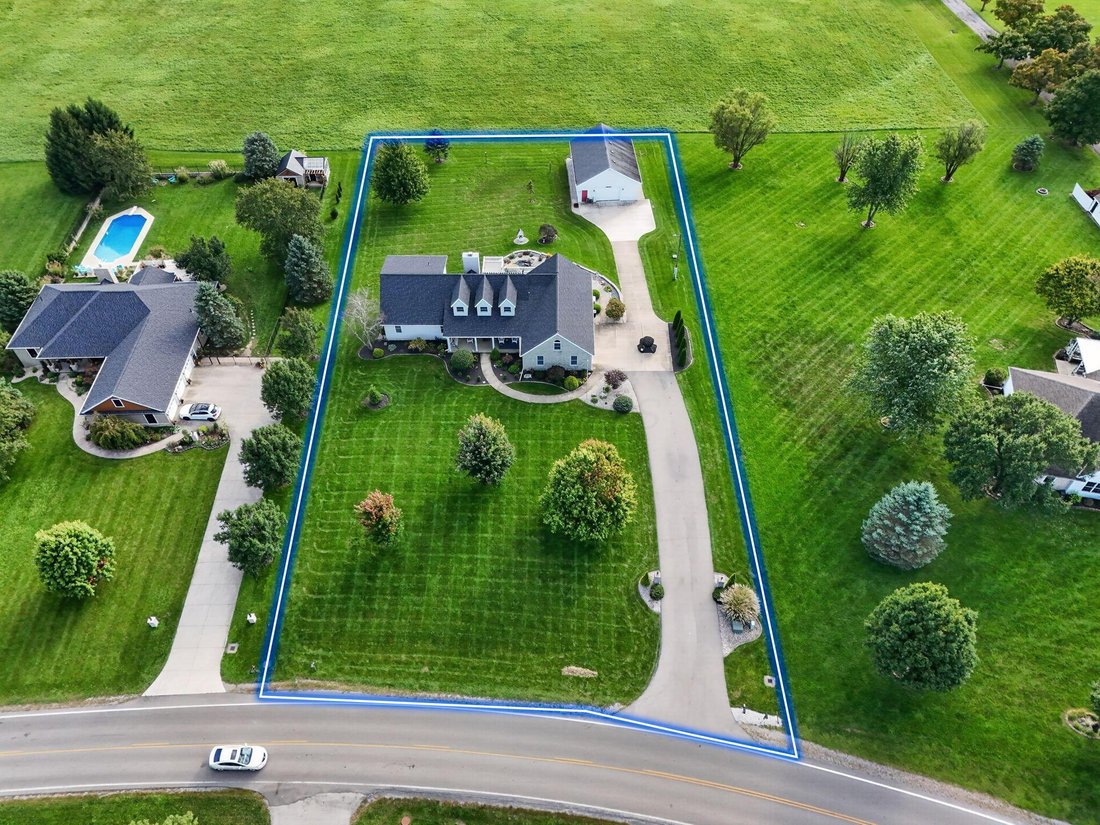 House in Bellefontaine, Ohio, United States 2 - 19048514