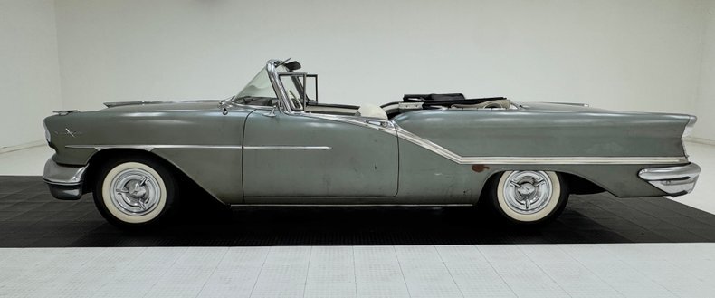 Cabriolet in Morgantown, United States 4 - 19048893