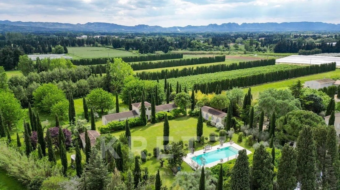 House in Eygalières, Provence-Alpes-Côte d'Azur, France 1 - 19047282