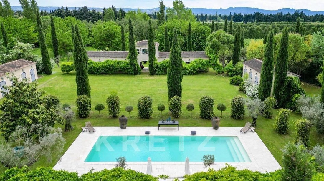 House in Eygalières, Provence-Alpes-Côte d'Azur, France 3 - 19047282
