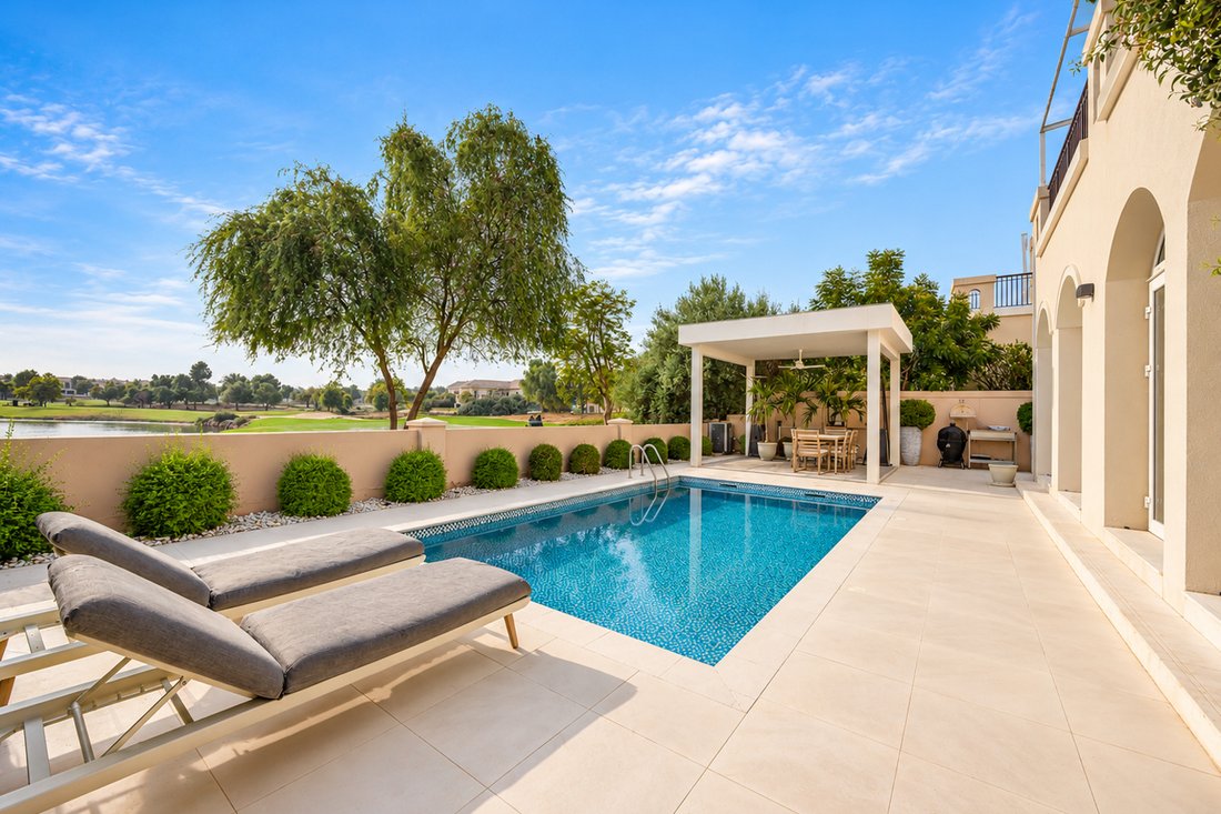 Villa in Al Wasl, Dubai, United Arab Emirates 5 - 19047921