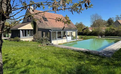 Maison à Montfort-l'Amaury, Île-de-France, France 1