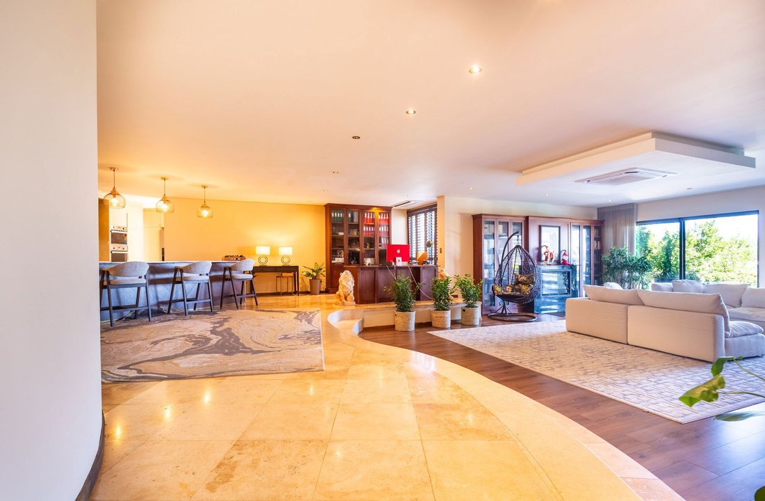 Apartment in Camps Bay, Atlantic Seaboard, Cape Town 4 - 19045543