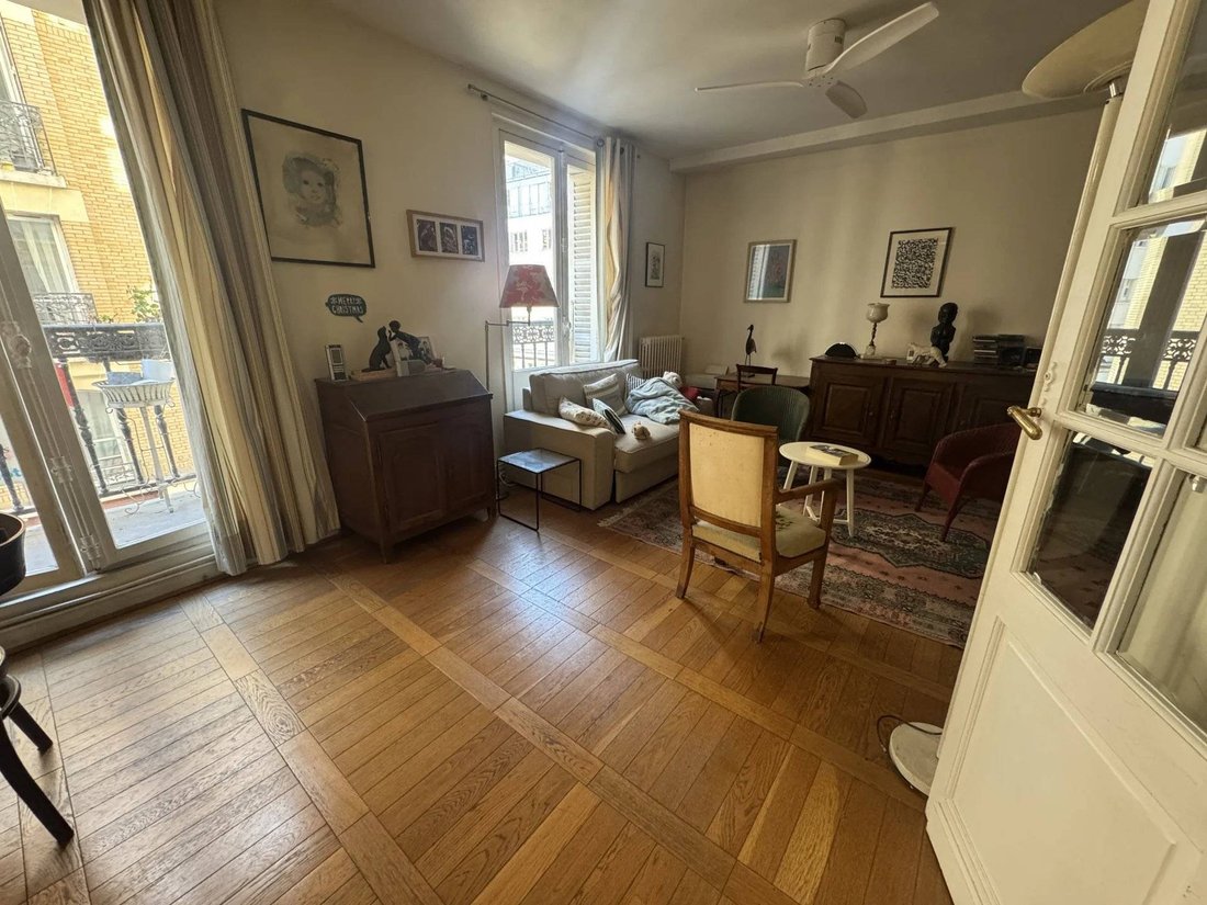 Apartment in Montorgueil-Saint Denis, Paris 2e Arrondissement, Paris 3 - 19047104