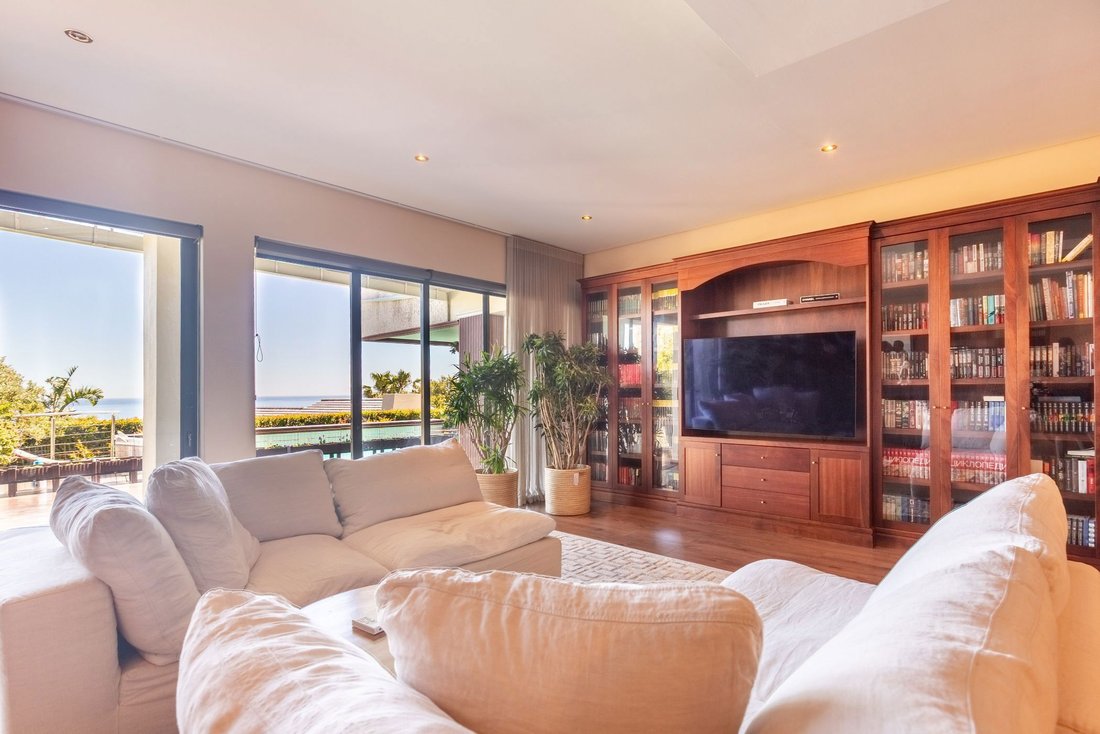 Apartment in Camps Bay, Atlantic Seaboard, Cape Town 5 - 19045543
