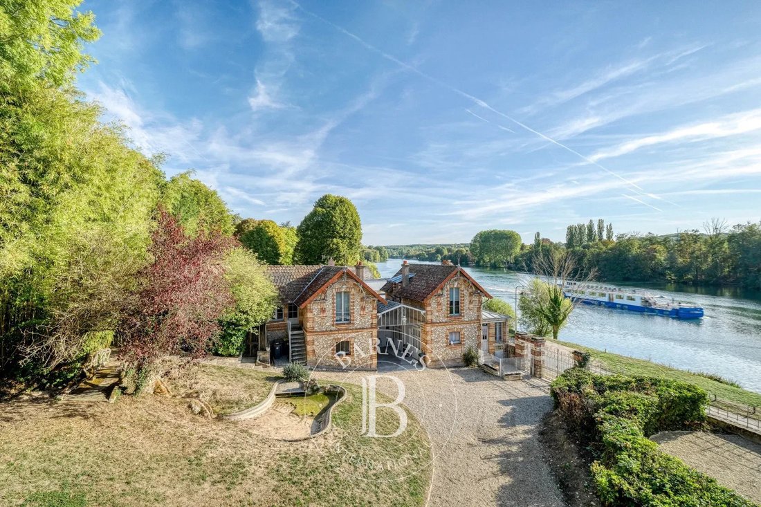 Estate in Centre Ville Nord Ouest, Fontainebleau, France 2 - 19047089
