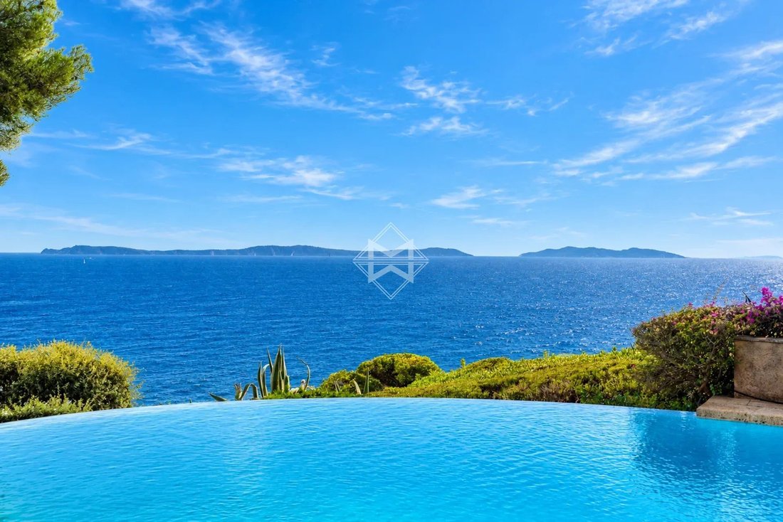 Villa in Rayol-Canadel-sur-Mer, Provence-Alpes-Côte d'Azur, France 5 - 19047200