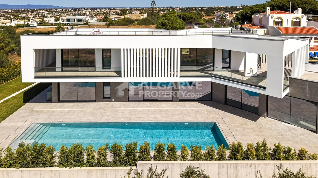 Villa in Olhos de Agua, Algarve, Portugal 1 - 14760816