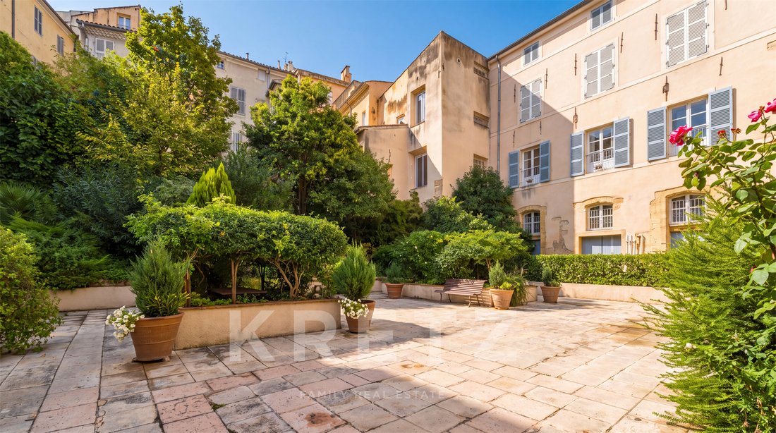 Apartment in Comtale-Cente-Cours Mirabeau, Aix-en-Provence, France 2 - 19047286