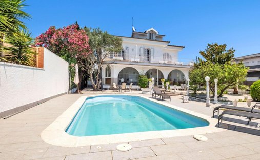 Chalet in Roses, Catalonia, Spain 1