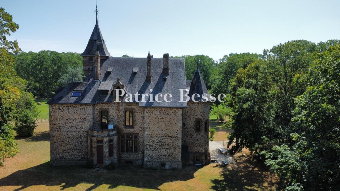 Schloss in Notre-Dame, Mayenne, Frankreich 2 - 19046884