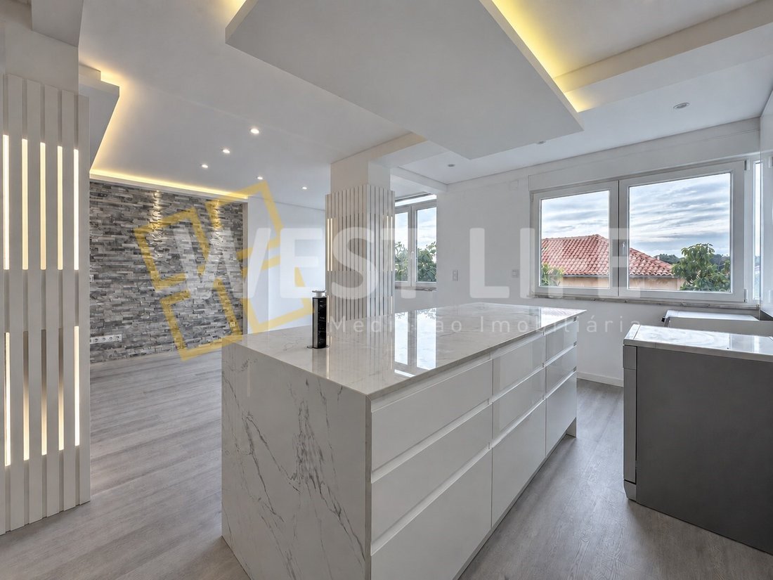 Apartment in Carnaxide e Queijas, Lisbon, Portugal 1 - 19049309
