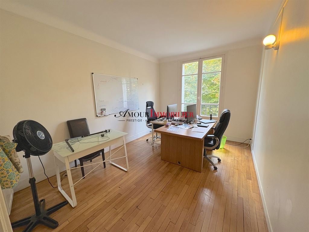 Apartment in Gros Caillou, Paris 7e Arrondissement, Paris 5 - 19049067