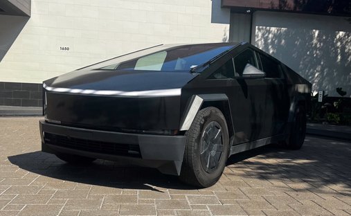 2025 Tesla Cybertruck Base in Houston, TX, United States 1