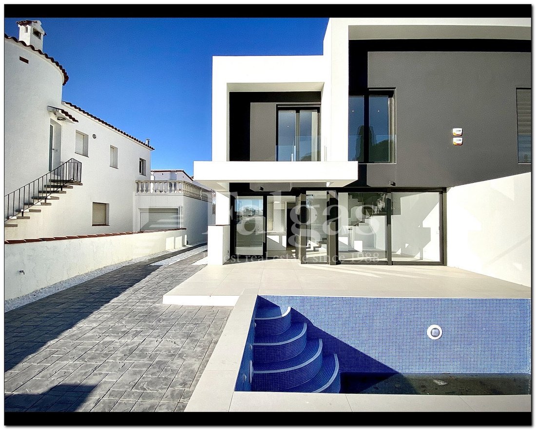 Maison à Empuriabrava, Catalogne, Espagne 2 - 19049530
