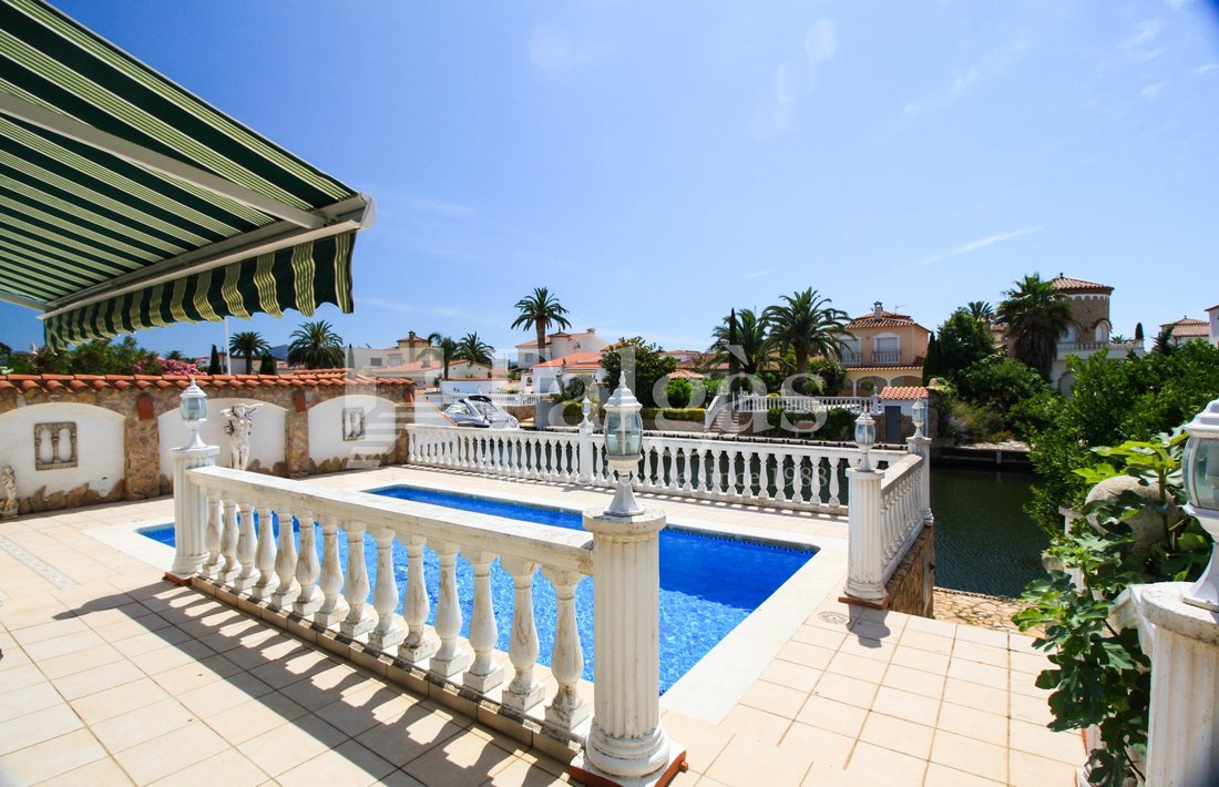 House in Empuriabrava, Catalonia, Spain 2 - 19049605