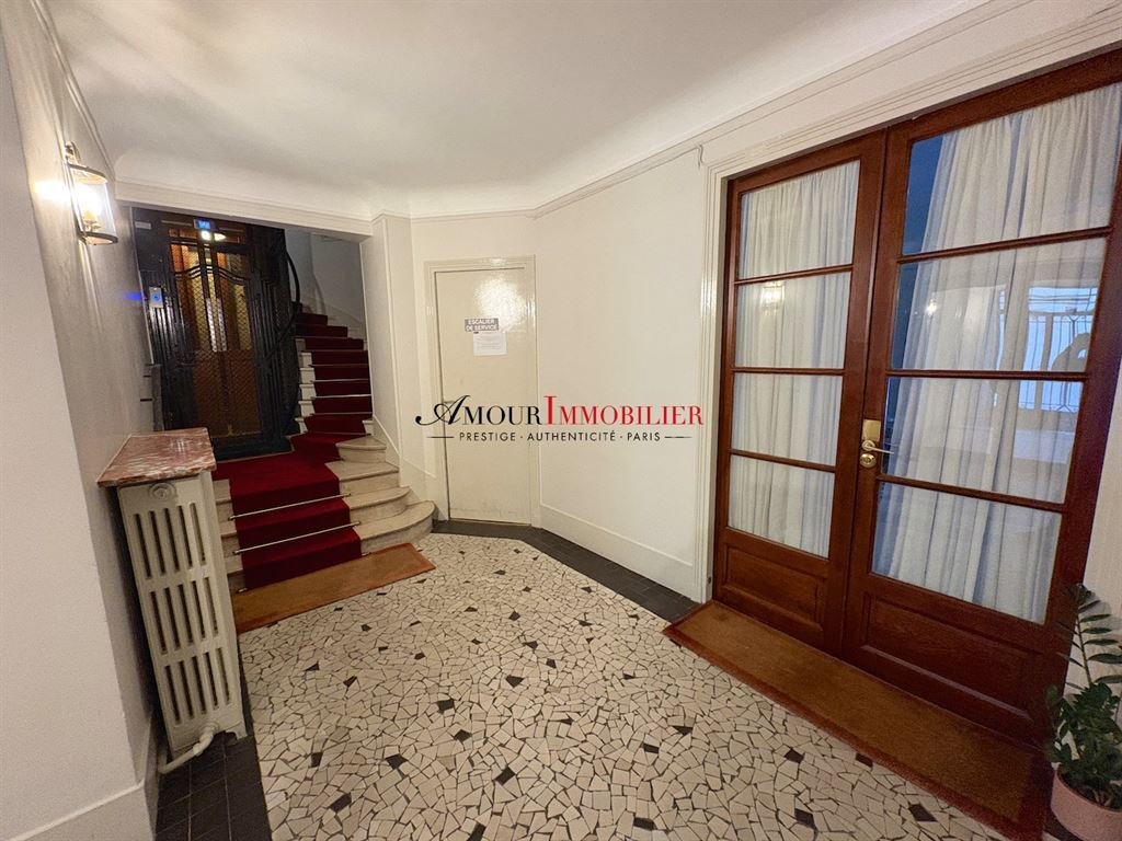 Apartment in Gros Caillou, Paris 7e Arrondissement, Paris 4 - 19049067