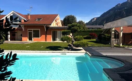 Villa in Centre Ouest, Saint-Pierre-en-Faucigny, Frankreich 1