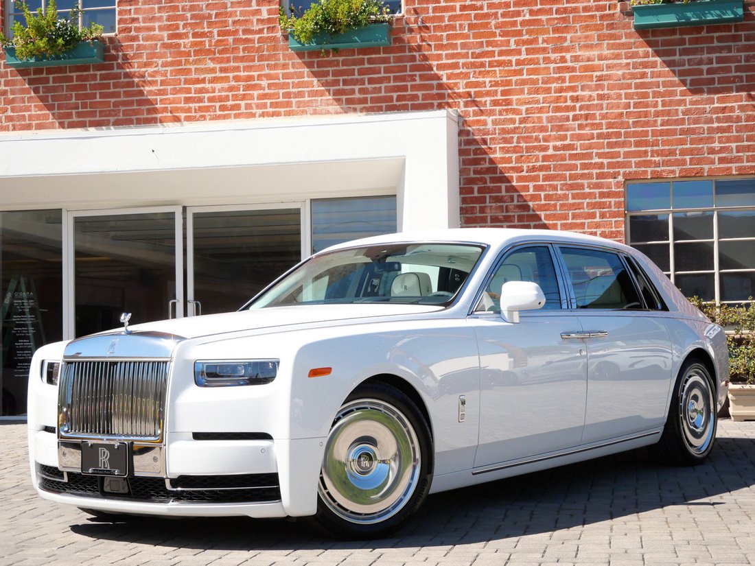 Sedan in Beverly Hills, CA, United States 1 - 19049235