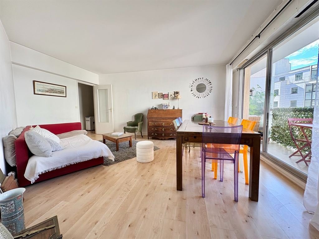 Apartment in Saint Lambert, Paris 15e Arrondissement, Paris 2 - 19049163