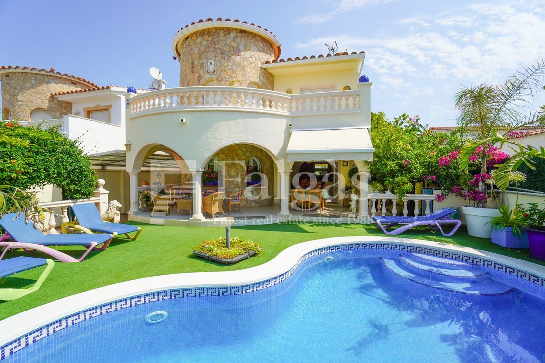 House in Empuriabrava, Catalonia, Spain 1 - 19049414