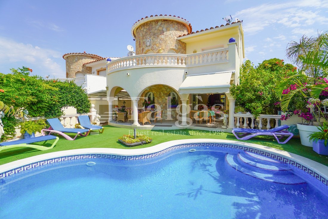 House in Empuriabrava, Catalonia, Spain 4 - 19049414