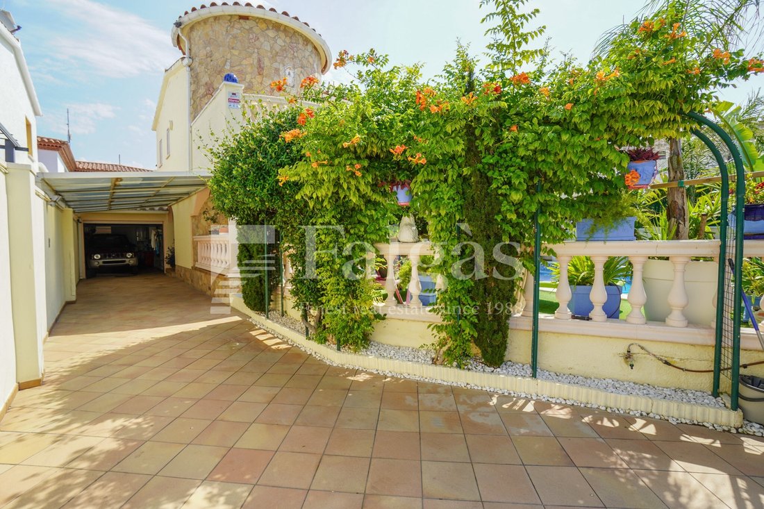 House in Empuriabrava, Catalonia, Spain 2 - 19049414