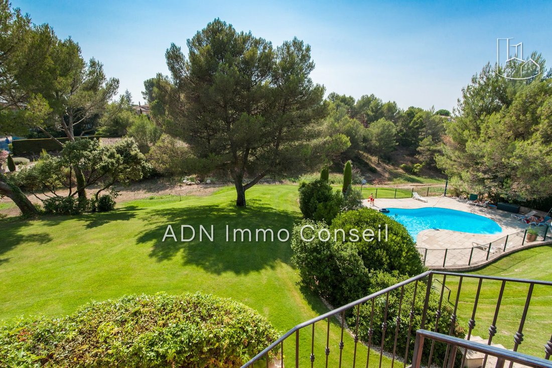 Villa en Mallemort, Provenza-Alpes-Costa Azul, Francia 1 - 19044345