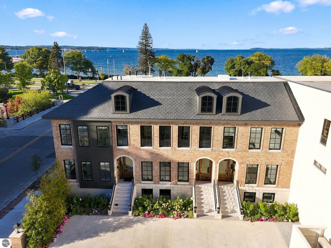 Villa in Garfield Township, Michigan, United States 1 - 18278669