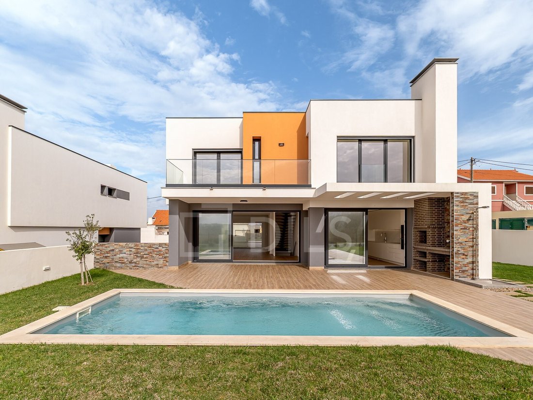 House in Sao Pedro da Cadeira, Lisbon, Portugal 1 - 19049421