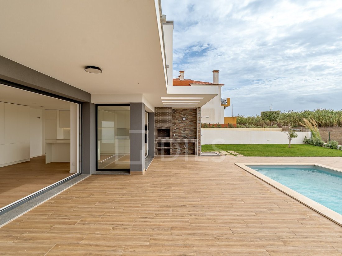 House in Sao Pedro da Cadeira, Lisbon, Portugal 3 - 19049421