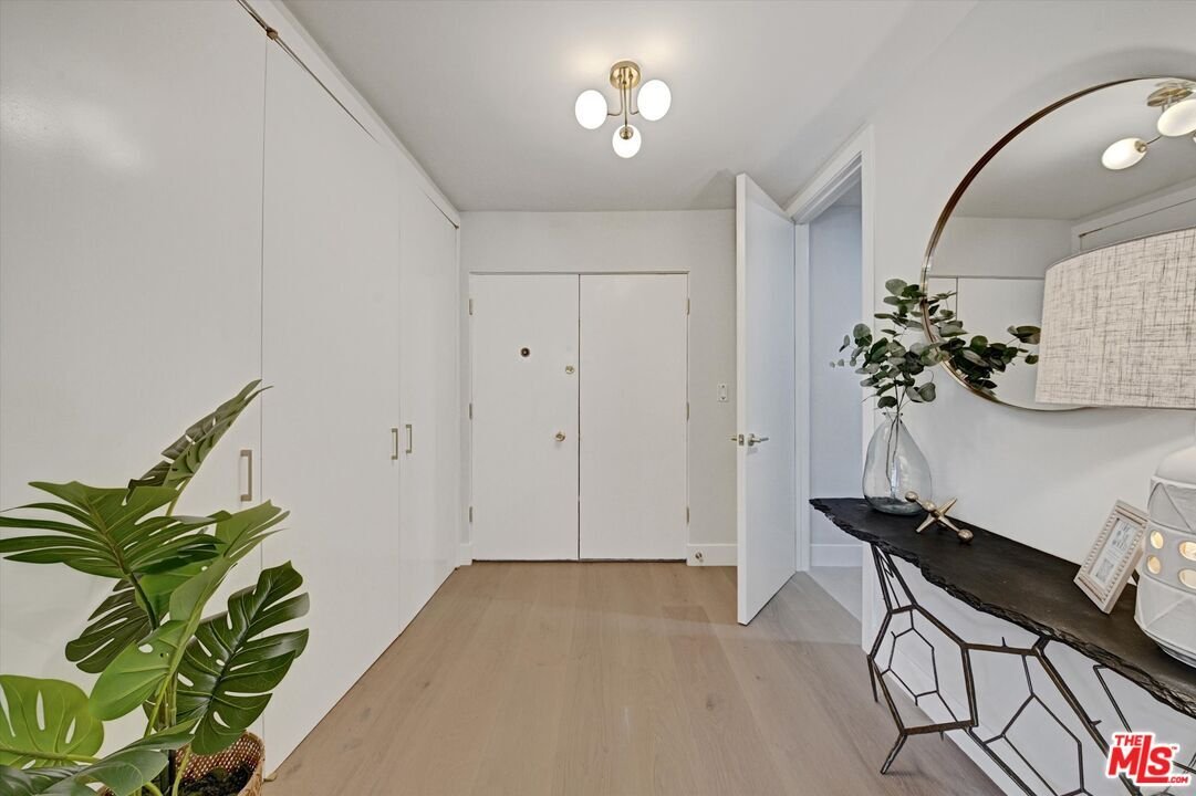 Appartement à Los Angeles, Californie, États-Unis 4 - 19049628