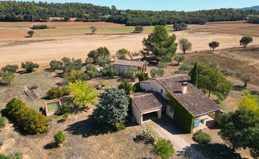 Casa de Campo en Forallac, Cataluña, España 1